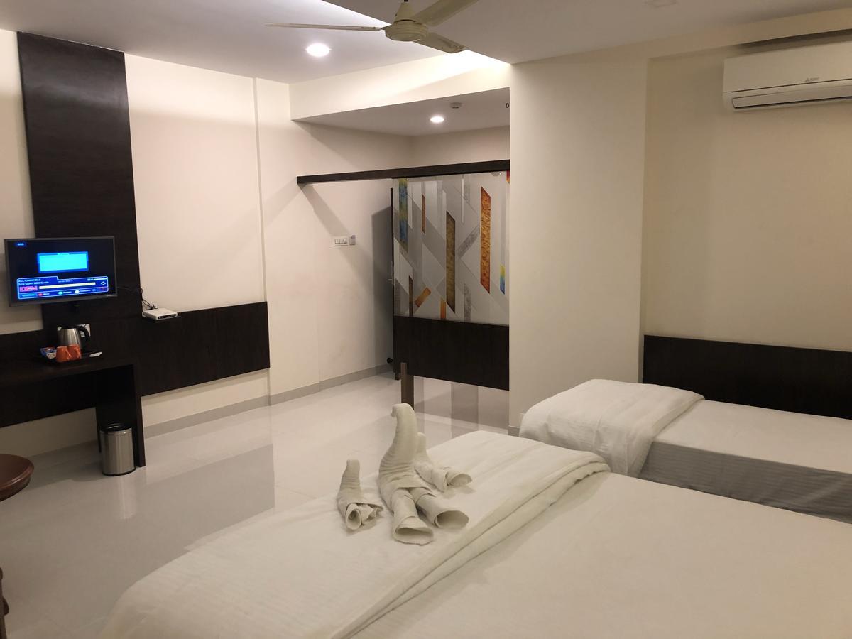 กีริยาด โฮเทล วิชายาปุระ บาย โอทีเอชพีแอล Hotel บิจาปุร์ ภายนอก รูปภาพ