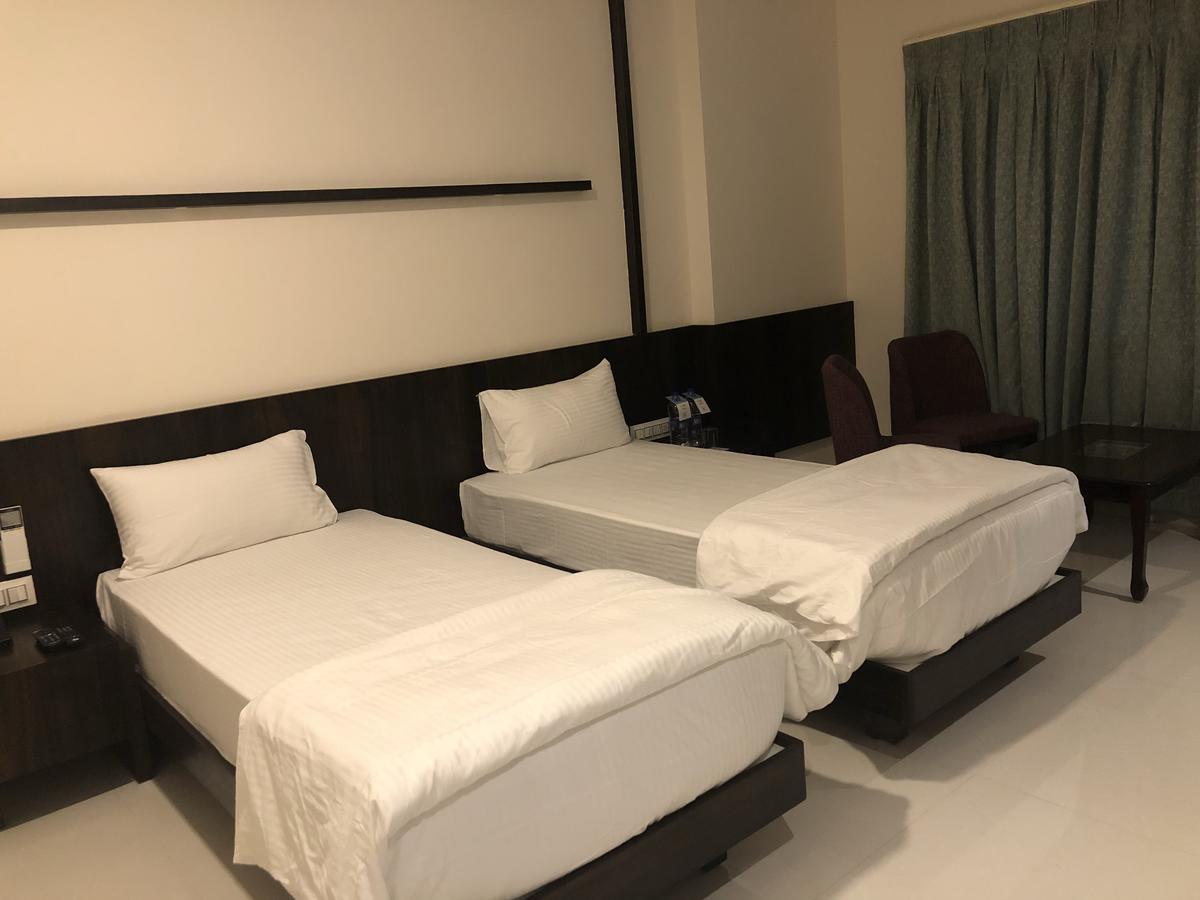 กีริยาด โฮเทล วิชายาปุระ บาย โอทีเอชพีแอล Hotel บิจาปุร์ ภายนอก รูปภาพ