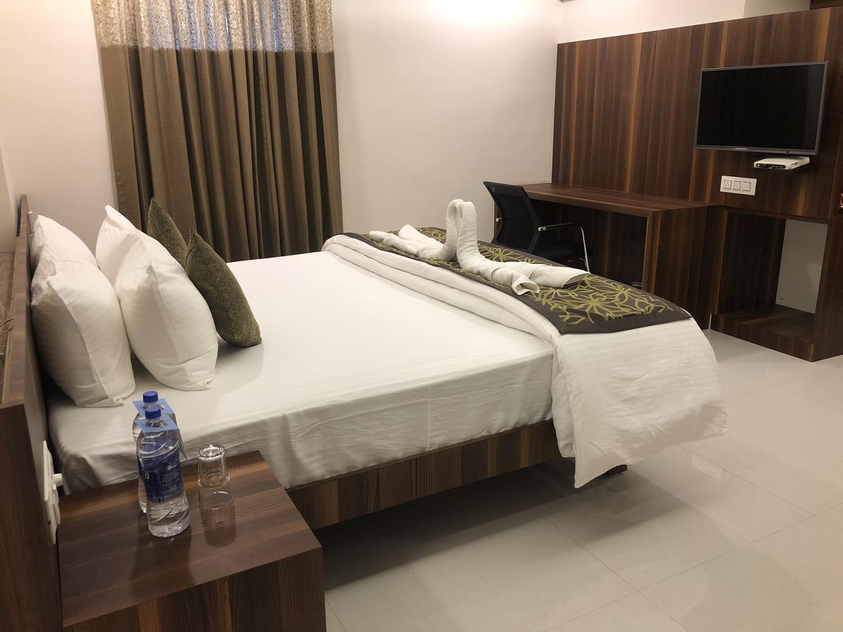 กีริยาด โฮเทล วิชายาปุระ บาย โอทีเอชพีแอล Hotel บิจาปุร์ ภายนอก รูปภาพ