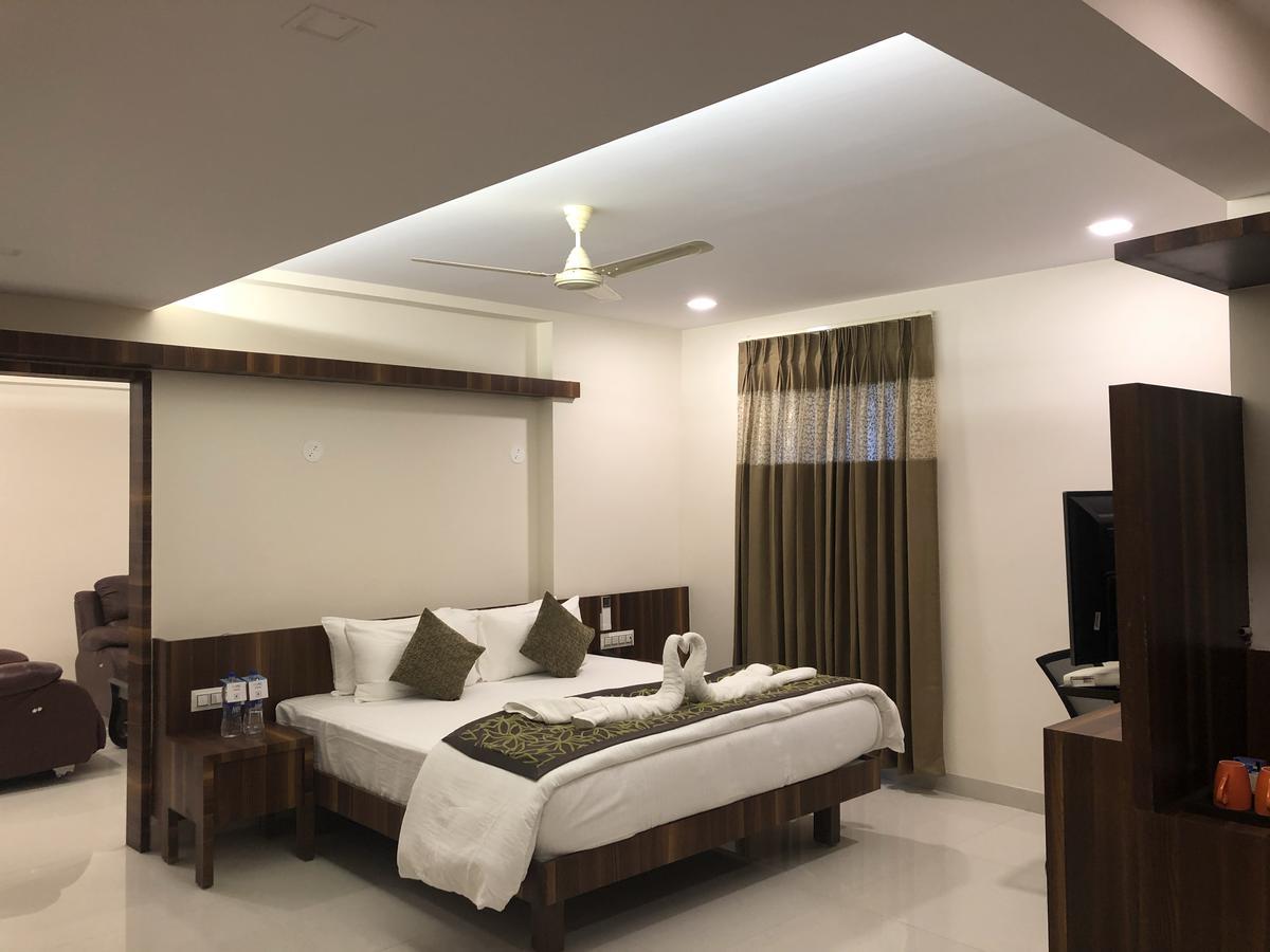 กีริยาด โฮเทล วิชายาปุระ บาย โอทีเอชพีแอล Hotel บิจาปุร์ ภายนอก รูปภาพ