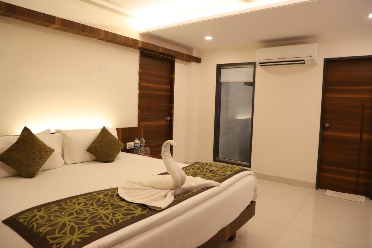 กีริยาด โฮเทล วิชายาปุระ บาย โอทีเอชพีแอล Hotel บิจาปุร์ ภายนอก รูปภาพ