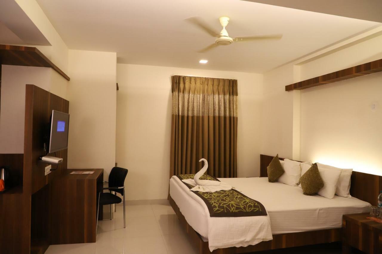 กีริยาด โฮเทล วิชายาปุระ บาย โอทีเอชพีแอล Hotel บิจาปุร์ ภายนอก รูปภาพ